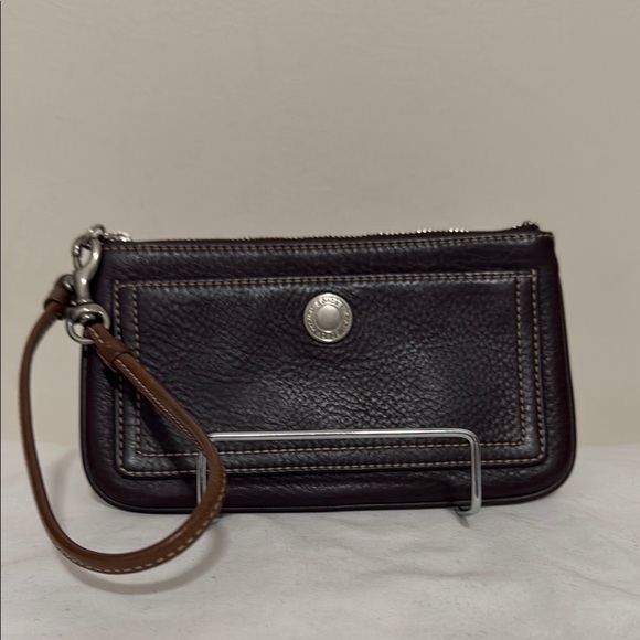 Coach Handbags - Coach vintage  “Chelsea” brown pebbled leather wristlet